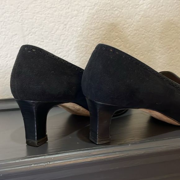 Manolo Blahnik vintage black micro suede pumps EU 39 fits US 7,5/8 all leather - Picture 4 of 8